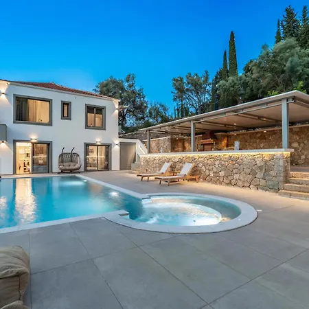 Stella וילה ניקיאנה